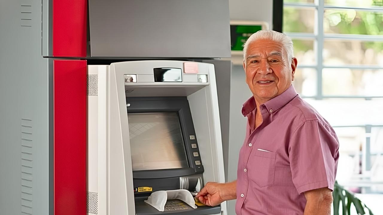 Cheque anual de 400 € para jubilados: requisitos, cómo solicitarlo y calendario de pagos